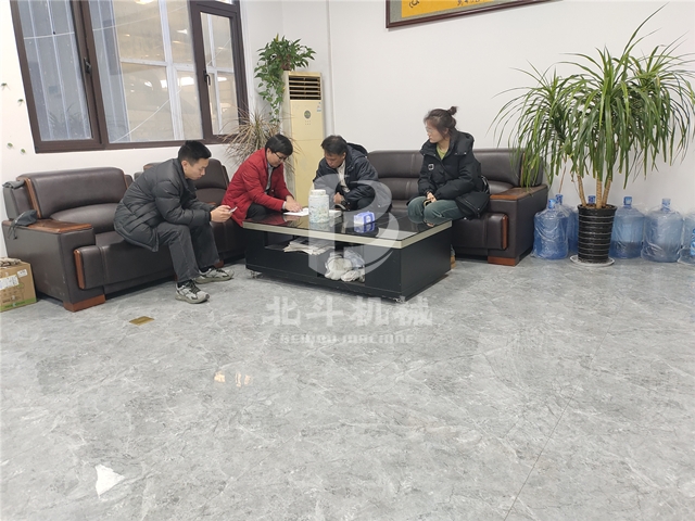木材炭化設(shè)備的優(yōu)勢(shì)和性能贏得馬來西亞客戶的青睞